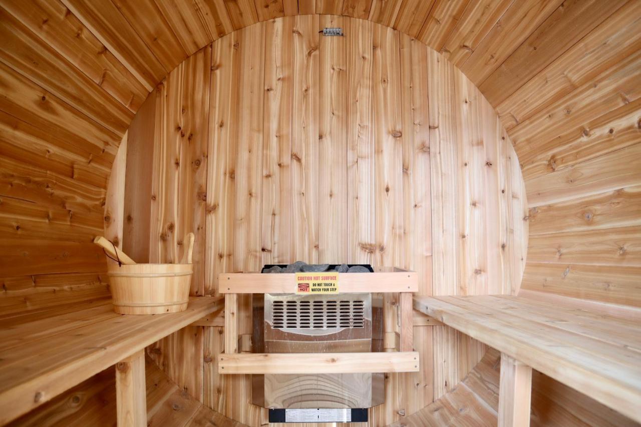 2Mins To Town, Ac & Sauna, Self Check-In, Full Kitchen, Free Laundry & Parking, Family Pet Friendly, Comfortably Sleeps Up To 10 Golden Exterior foto